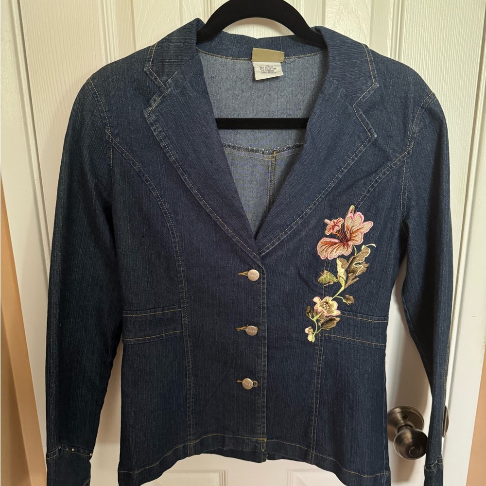 Adorable denim jacket with floral embroidery